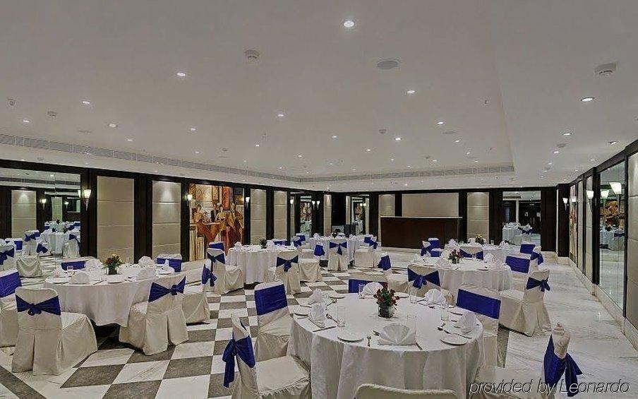 Vista Park Hotel Gurgaon Restoran gambar